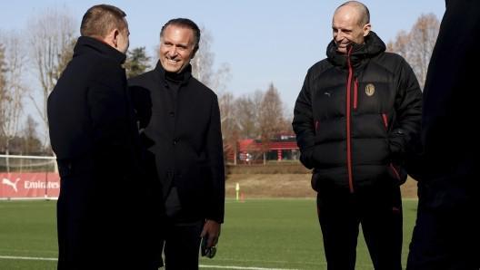 开云平台-跟队记者:卡尔迪纳莱在米兰内洛和全队都进行了会面