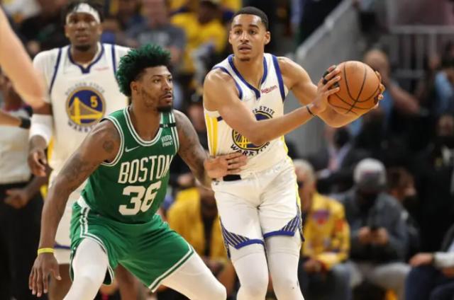 开云下载-勇士怎么变：库里开启抢七模式 防守对位也要调整？