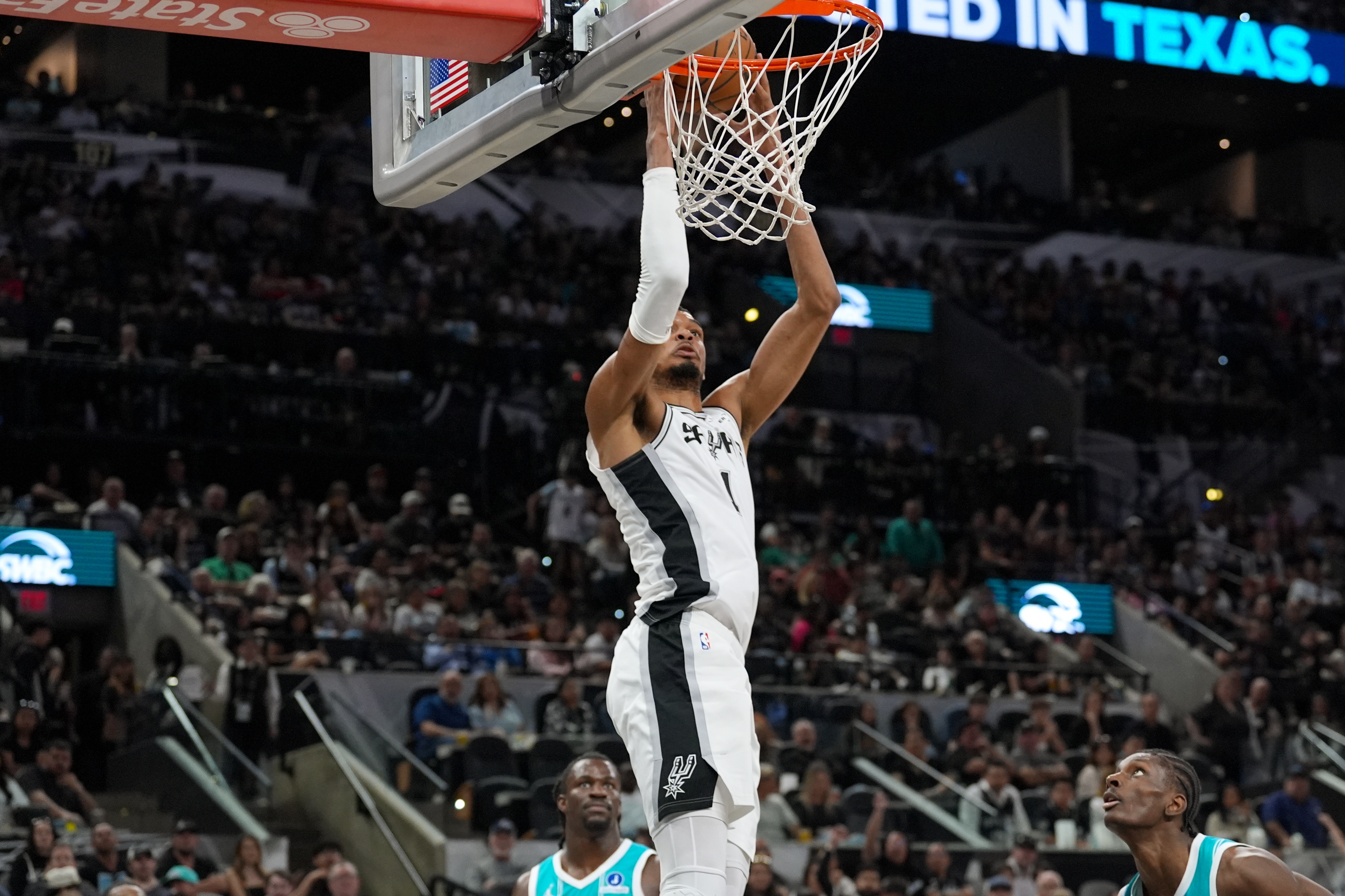 开云体育-仍有评奖资格!米奇:文班想要达成的目标清单或是史上最长之一