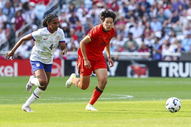 开云下载-津媒:邵子钦处职业生涯重要上升期,留洋本菲卡目标踢女足欧冠